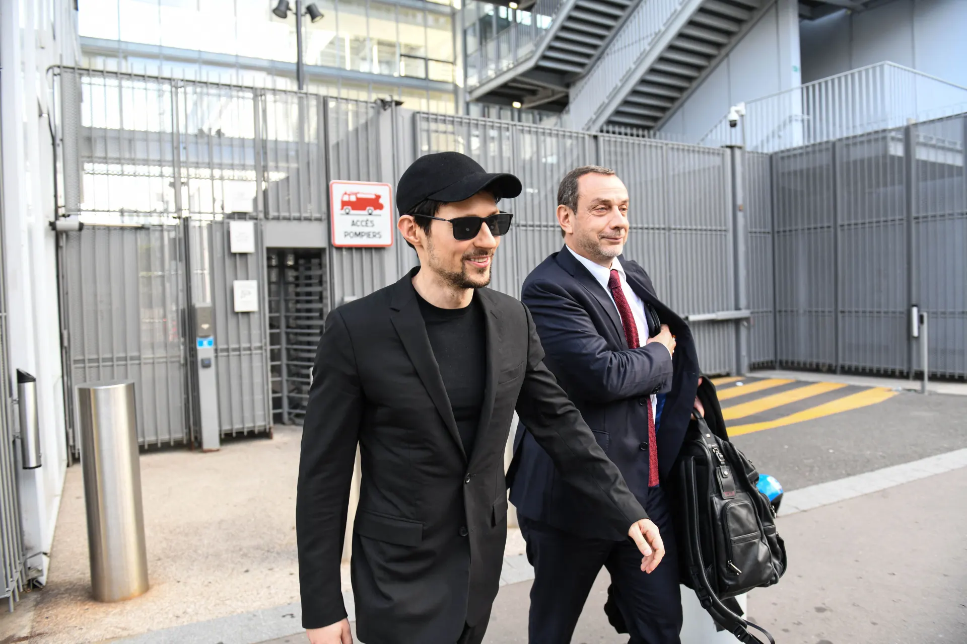 Основатель Telegram опубликовал трек «Свой живой интернет», созданный с помощью нейросети, а также рассказал о письме со статусом «подозреваемый» и усиливающемся давлении на мессенджер в России.