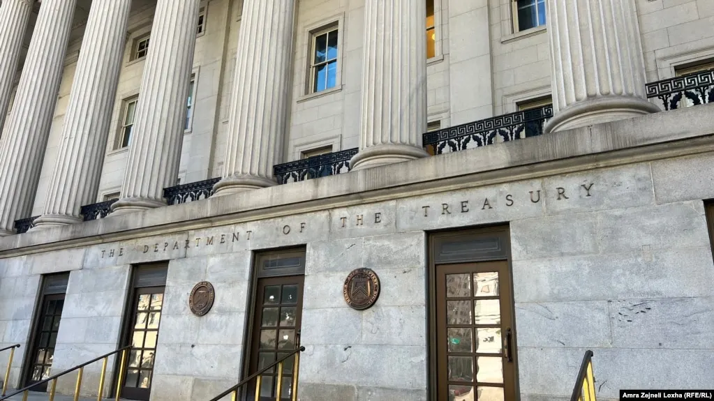 Министерство финансов США ввело санкции против компаний и физических лиц в Иране, Турции и ОАЭ, обвинённых в помощи Тегерану в закупке оружия и пополнении запасов ракет и беспилотников.