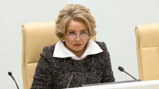 Спикер Совета Федерации Валентина Матвиенко заявила, что спасти Россию от вымирания помогут переезд людей из мегаполисов в просторные дома по всей стране, большие семьи и высаживание цветов во дворах, несмотря на продолжающееся падение рождаемости и рост естественной убыли населения.