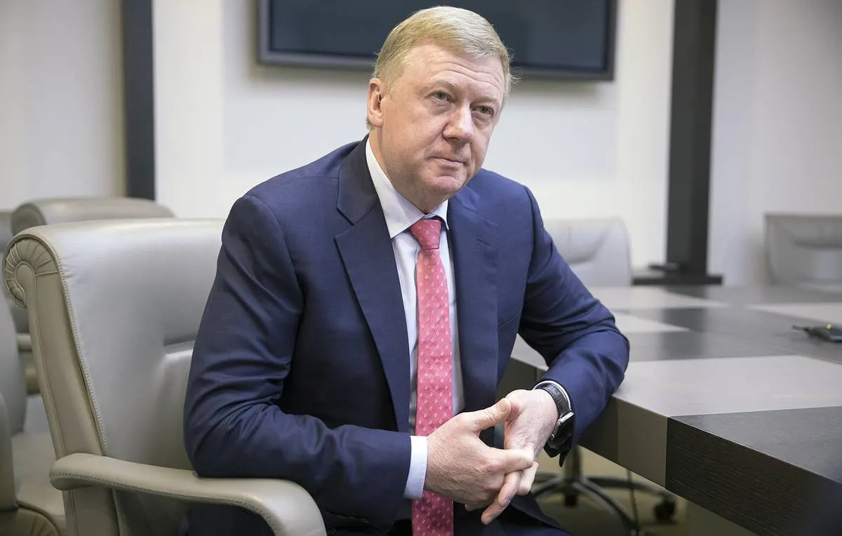 Судебные приставы начали новое исполнительное производство по аресту активов бывшего главы «Роснано» Анатолия Чубайса на сумму 5,5 млрд рублей. Оно связано с убытками по проекту планшета Plastic Logic; общий объем предъявленных к экс-менеджерам требований по нескольким делам оценивается примерно в 22,5 млрд рублей.