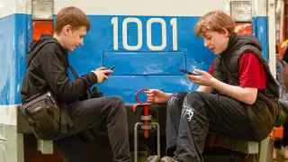 В школах разных регионов России начали организовывать занятия по «безопасному интернету», где учащимся и их родителям рассказывают о рисках использования VPN-сервисов, утечках персональных данных и возможных юридических последствиях.