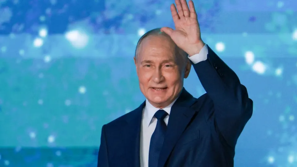 Президент Владимир Путин объяснил недавние перебои мобильного интернета антитерористическими мерами и поручил гарантировать бесперебойную работу Госуслуг, платёжных систем и сервисов записи к врачу даже в период ограничений связи.