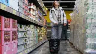 Глава военной разведки Швеции Томас Нильссон считает, что российские власти занижают статистику по инфляции и дефициту бюджета, а экономика движется к финансовому кризису на фоне растущих военных расходов.