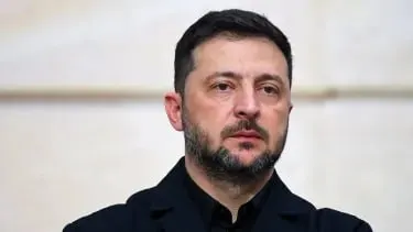 Президент Украины Владимир Зеленский заявил, что российские силы продолжают активные боевые действия, назвав почти 10 тысяч ударов дронами и пообещав зеркальную реакцию при возобновлении полномасштабных атак.