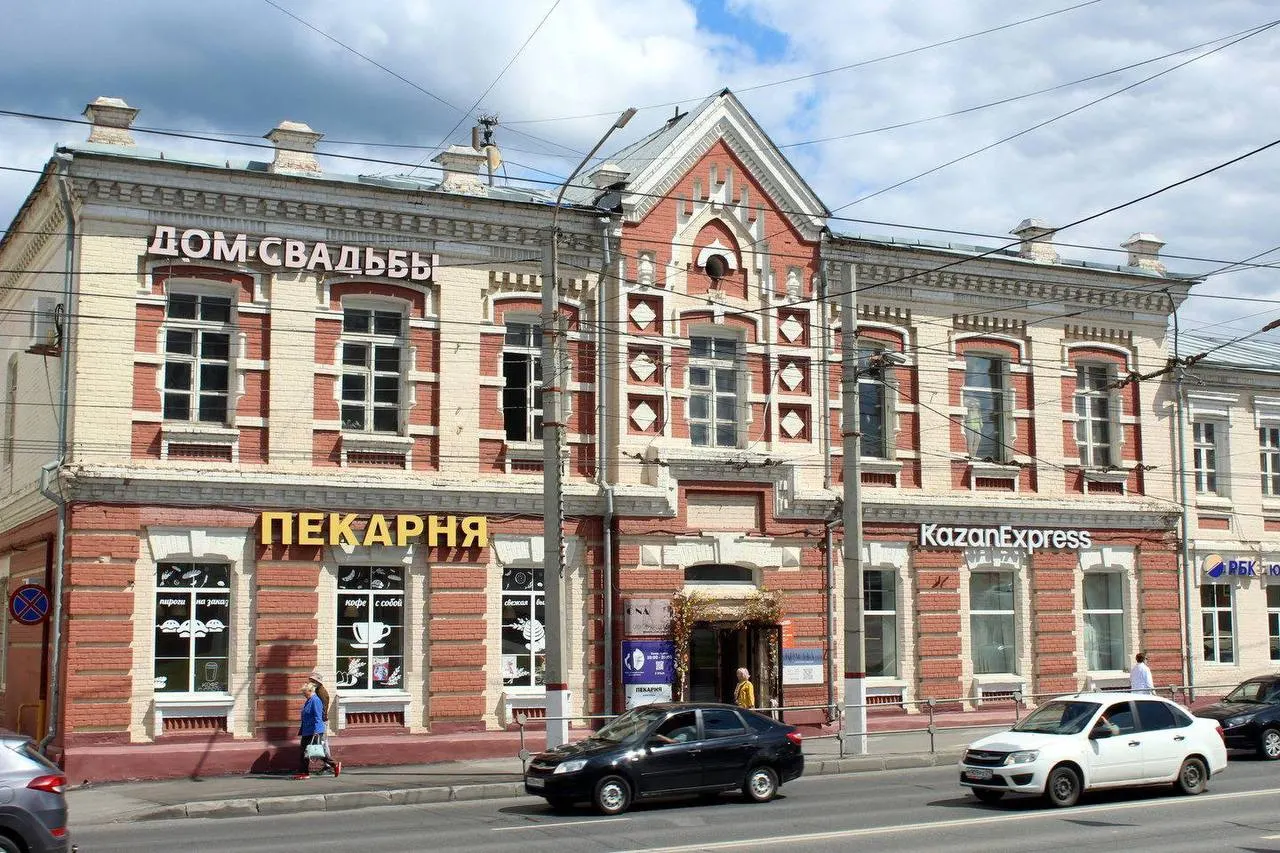 Правительство Чувашии безвозмездно передало Чебоксарско-Чувашской епархии здание на ул. Композиторов Воробьёвых, 14 с правом пользования до 1 апреля 2072 года; многие жители выступали за светское назначение объекта.