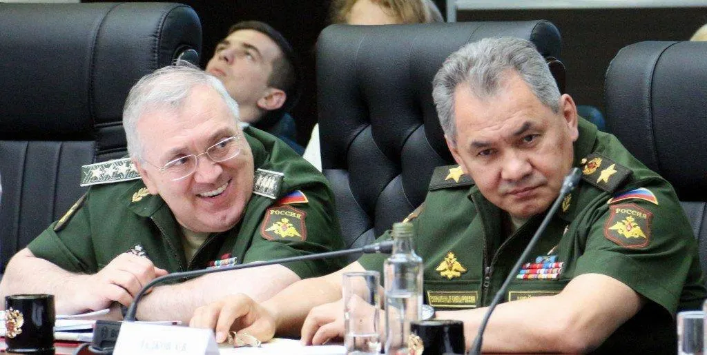 Суд удовлетворил иск Генпрокуратуры: в доход государства перешли деньги, недвижимость и другие активы бывшего первого замминистра обороны и членов его семьи общей стоимостью 5,5 млрд рублей.