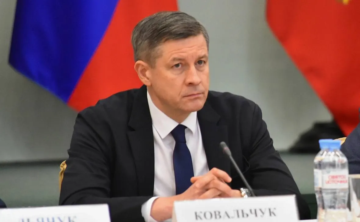 И.о. губернатора Егор Ковальчук подписал указ об отставке регионального правительства; новый состав пока не назначен.