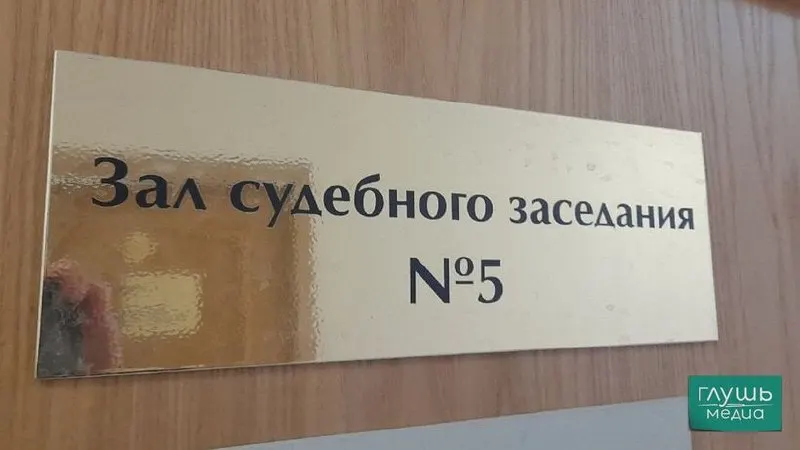 Верховный суд РФ предлагает смягчить требования к квалификации секретарей судебных заседаний и разрешить на эти должности студентов юридических факультетов — работы секретарей не требуют глубоких юридических знаний и процессуальных решений.