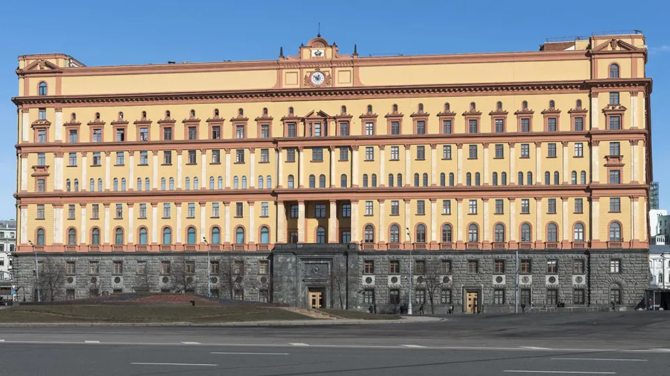 Руководитель Погранслужбы ФСБ заявил, что Финляндия и Эстония нарушают договорённости о границе, вводят ограничения на пропуск и создают условия для конфликтных ситуаций; власти готовы к разным сценариям развития событий.