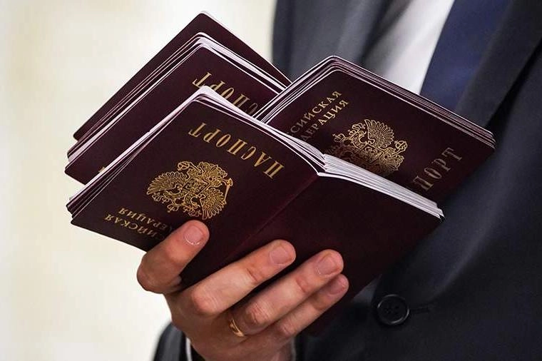 Фракция «Единая Россия» намерена внести поправки, позволяющие иностранцам с непогашенной судимостью получать РВП, ВНЖ и гражданство, если их осудили за поддержку политики России или участие в СВО.