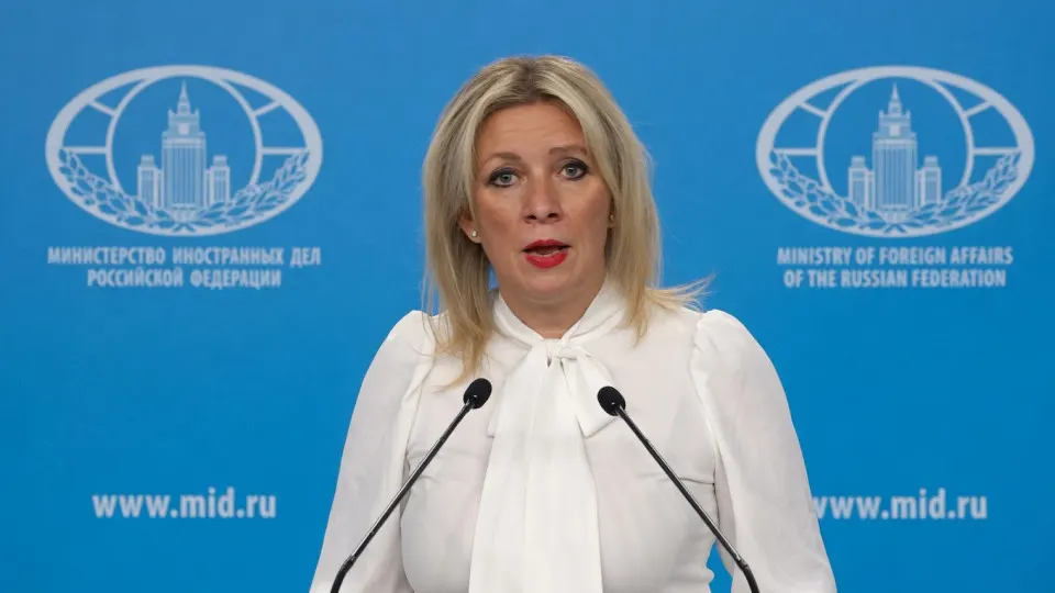 Официальный представитель МИД РФ предупредила о «незамедлительном и адекватном» ответе на любые посягательства на проживающих в Приднестровье российских граждан; заявление последовало на фоне упрощённой выдачи российских паспортов жителям региона и принятия в РФ поправок, позволяющих задействовать армию для защиты соотечественников за рубежом.