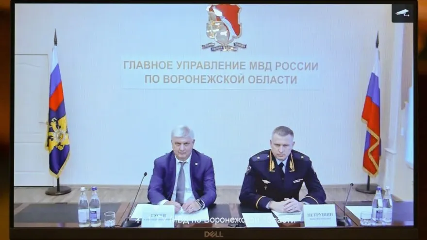 8 июня нового руководителя ГУ МВД по Воронежской области представили личному составу: им стал генерал-майор Максим Петрушин, ранее руководивший УМВД Ульяновской области; назначение оформлено указом президента.