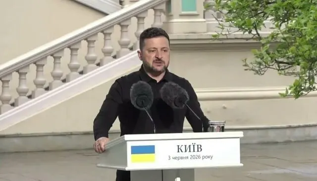 Президент Украины заявил о готовности к немедленным прямым переговорам с российским лидером, обсудил ожидание американской делегации, возможные ответные удары, создание ПВО и масштабное производство оружия.