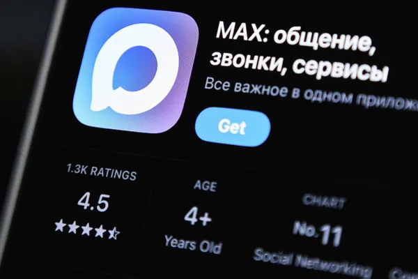 Минцифры называет удаление приложений политически мотивированным и обратилось в ФАС. Из App Store пропали основные приложения VK и «Одноклассники», пользователи потеряли возможность получать пуш‑уведомления и обновлять ПО; официальной причины удаления пока нет.