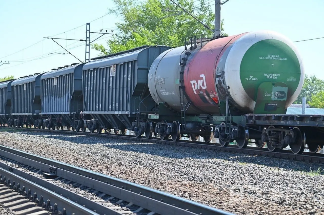 Штаб будет обеспечивать стабильный приём и доставку нефтегрузов по регионам, с особым акцентом на поставки авиакеросина в аэропорты.