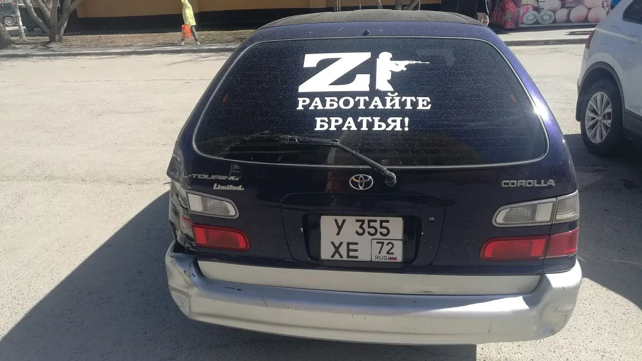 В новый государственный учебник по литературе добавили крылатые выражения, произнесённые современными героями — среди них фраза, приписываемая полицейскому Магомеду Нурбагандову, и слова бортпроводника Дмитрия Ивлицкого. Авторы считают эти высказывания частью современного культурного контекста.