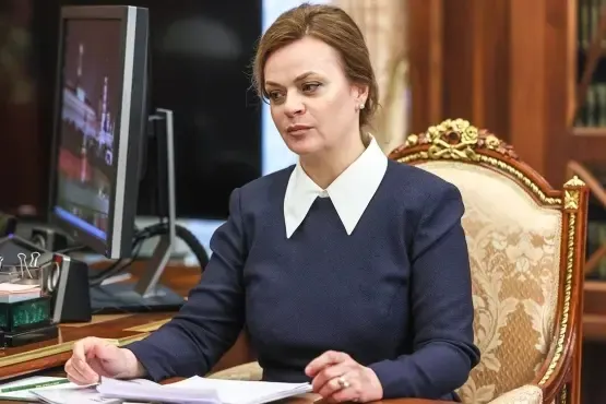 Президент подписал указ о включении Анны Цивилевой в президиум Совета при президенте РФ по стратегическому развитию и национальным проектам. По данным расследований, она является двоюродной племянницей главы государства; ранее были расширены полномочия фонда «Защитники Отечества».