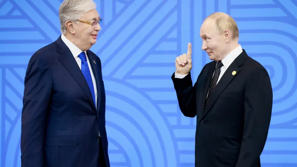 Из‑за сокращения производства топлива внутри страны и остановки НПЗ власти рассматривают вариант поставок примерно 50 тысяч тонн бензина из Казахстана и другие меры по обеспечению внутреннего рынка.