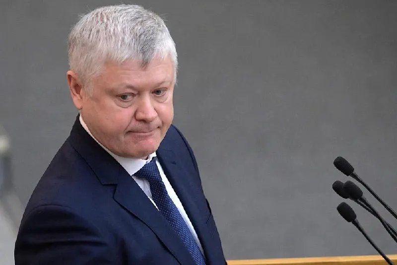 Председатель комитета по безопасности Василий Пискарёв сообщил, что из России выдворены более 360 зарубежных структур, свыше 60 — по материалам его комиссии; также принято 46 законов о защите суверенитета.
