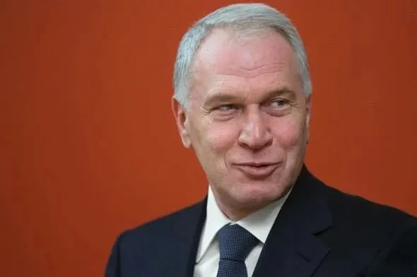 Указ опубликован на портале правовых актов: награду вручили за вклад в социальные проекты, сохранение культурно‑исторических ценностей и благотворительную деятельность.