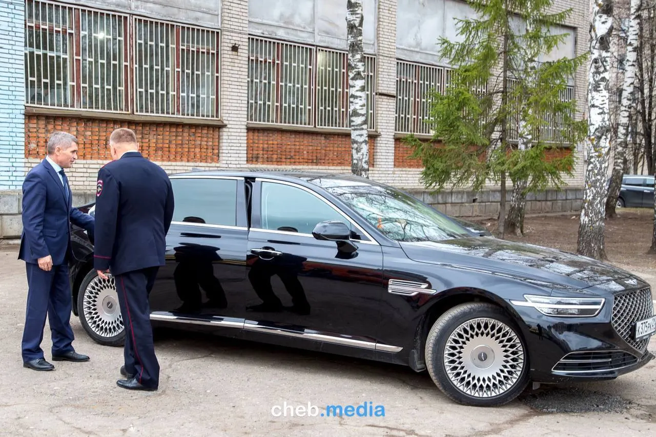 По решению суда администрация главы Чувашии должна преобразовать автономную «Республиканскую службу обеспечения деятельности государственных органов» в бюджетное учреждение — это направлено на предотвращение обхода запрета на закупки служебных авто дороже 2,5 млн ₽.