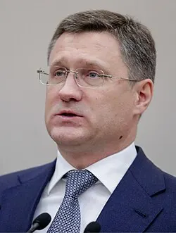 Вице‑премьер Александр Новак сообщил, что на штабе по топливному рынку приняли решение продлить запрет на экспорт бензина для производителей и непроизводителей до конца года. Ограничения на экспорт дизеля, по его словам, отменят по мере восстановления рынка.