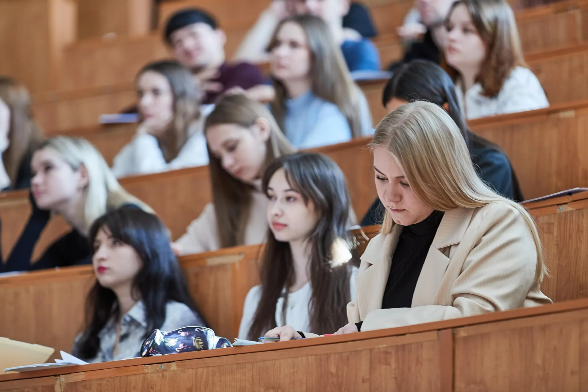 По новым правилам вместо штрафов введён механизм компенсации работодателю, а основания для расторжения целевых договоров и отчисления студентов расширены.