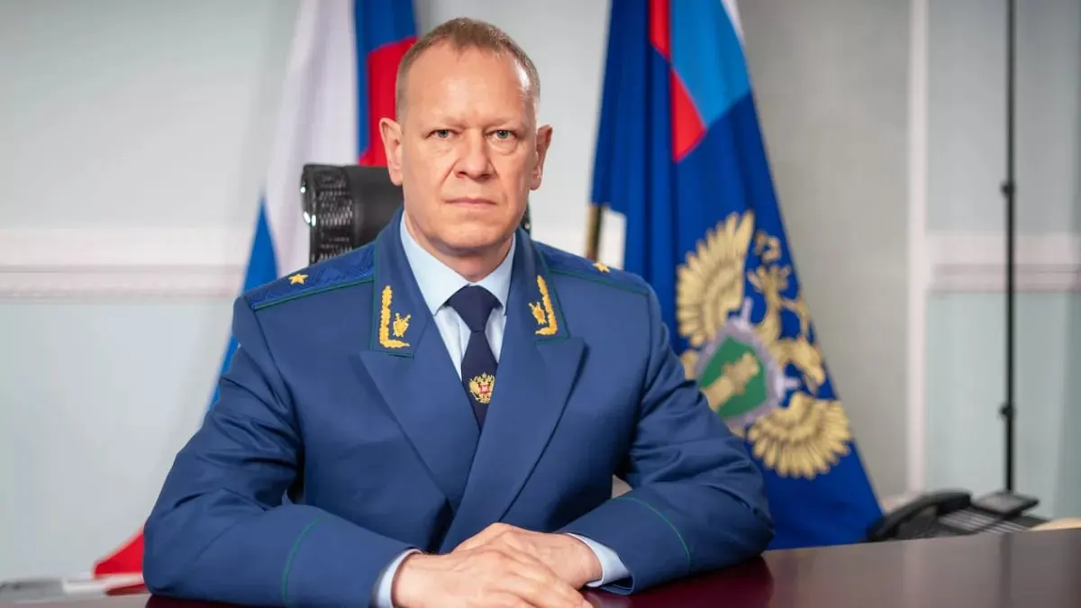 Президент направил кандидатуру Николая Рябова для консультаций в Совет Федерации. Сенаторы изучат претендентов на должности прокуроров в 11 регионах; консультации запланированы на 16 июля. Рябову 58 лет, у него большой опыт работы в прокуратуре в разных регионах.