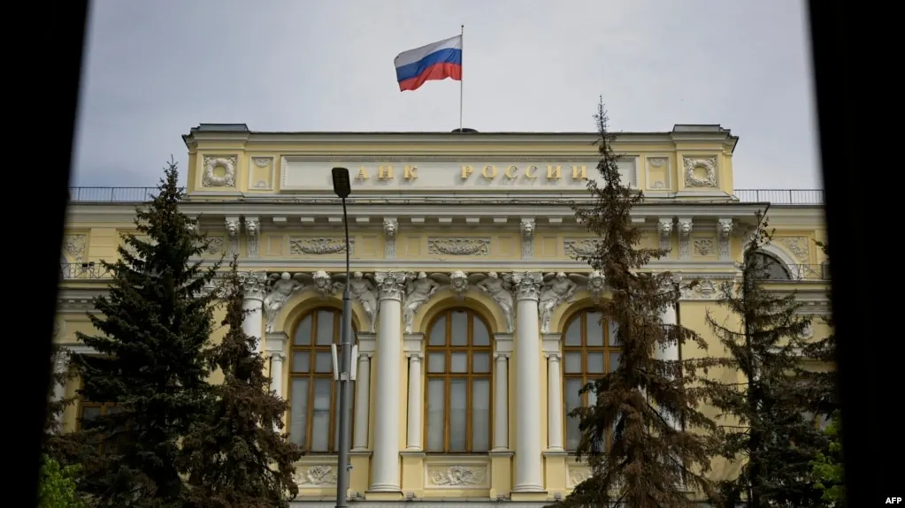 Банк России расширил перечень криптовалют для публичного обращения и сообщил о правилах для инвесторов, а также о сроках вступления закона в силу.