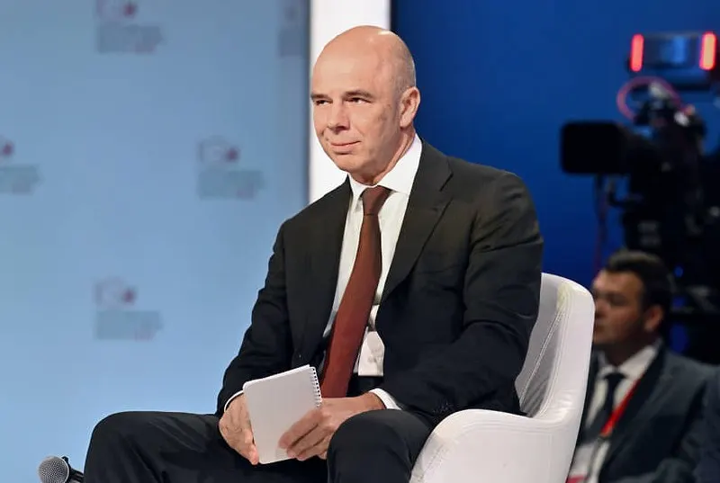 Глава Минфина заявил, что все статьи бюджета обеспечены ресурсами и обязательства будут исполнены в полном объёме; дефицит на начало 2026 года — около 6,46 трлн рублей (примерно 2,8% ВВП).