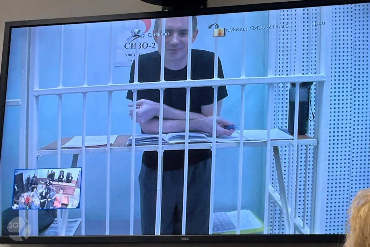 Дронные атаки в Екатеринбурге и другие важные события дня: политика, судебные решения и социальные вопросы.