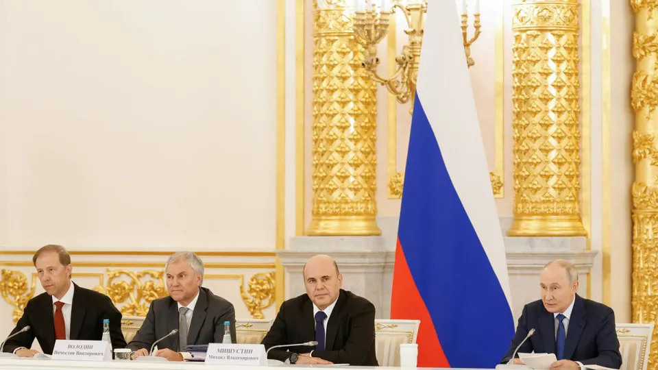 Во время заседания Совета по стратегическому развитию президент обсудил задачи трудоустройства возвращающихся с фронта участников конфликта и меры поддержки ветеранов.