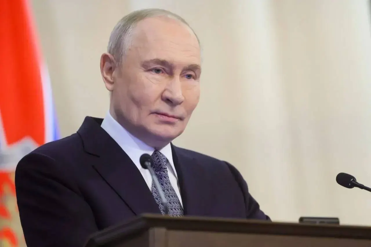 Президент поздравил нынешних и бывших десантников, отметив их мужество и вклад в обеспечение обороноспособности и национальной безопасности в ходе специальной военной операции.