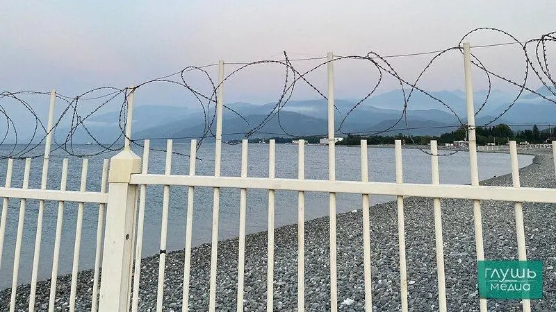 В прошлом году россияне совершили 92 миллиона поездок по стране, что на 2% больше, чем в 2024 году; выездной турпоток достиг 30 миллионов поездок, лидеры — Турция, Абхазия и Казахстан.