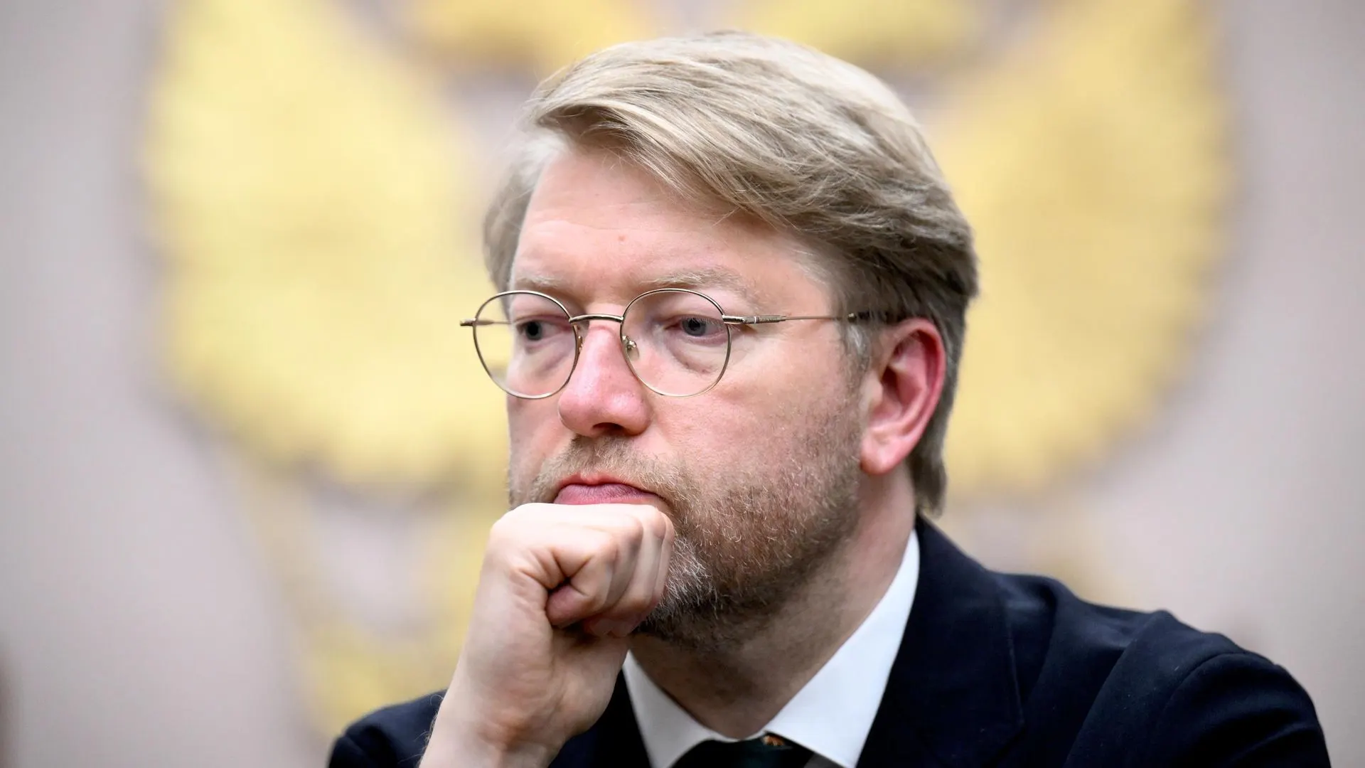 Исковые заявления об исключении кандидатов сопровождаются обвинениями в нарушении авторских прав и политической подоплекой, что вызывает резонанс в регионе.