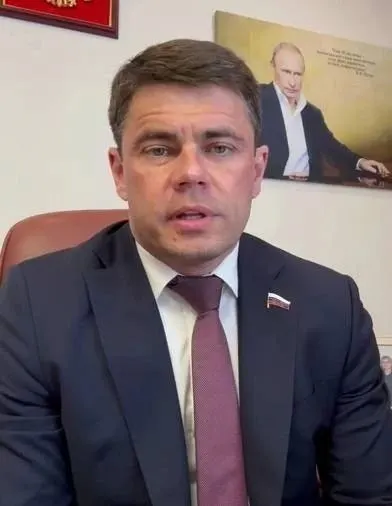 Рассматривается роль национального мессенджера МАХ как шага к цифровой автономии в рамках суверенного интернета.