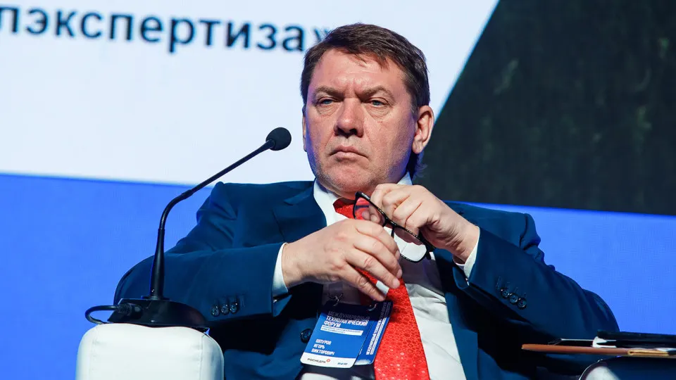 Гендиректор Федеральной бюджетной государственной комиссии по запасам полезных ископаемых задержан по подозрению в получении взятки в особо крупном размере; следствие продолжается.