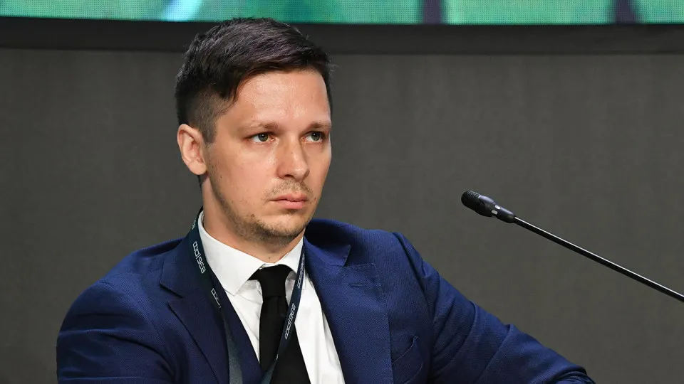Экономисты предупреждают о возможном максимальном уровне госрасходов в рамках устойчивого роста и обсуждают налоговые реформы и развитие военного бюджета.