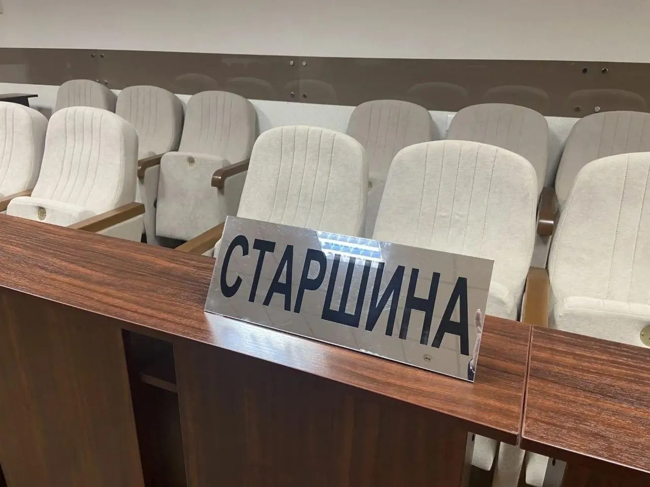 Проект предусматривает сокращение числа заседателей вдвое и изменение порядка обсуждения дела в совещательной комнате под руководством судьи.