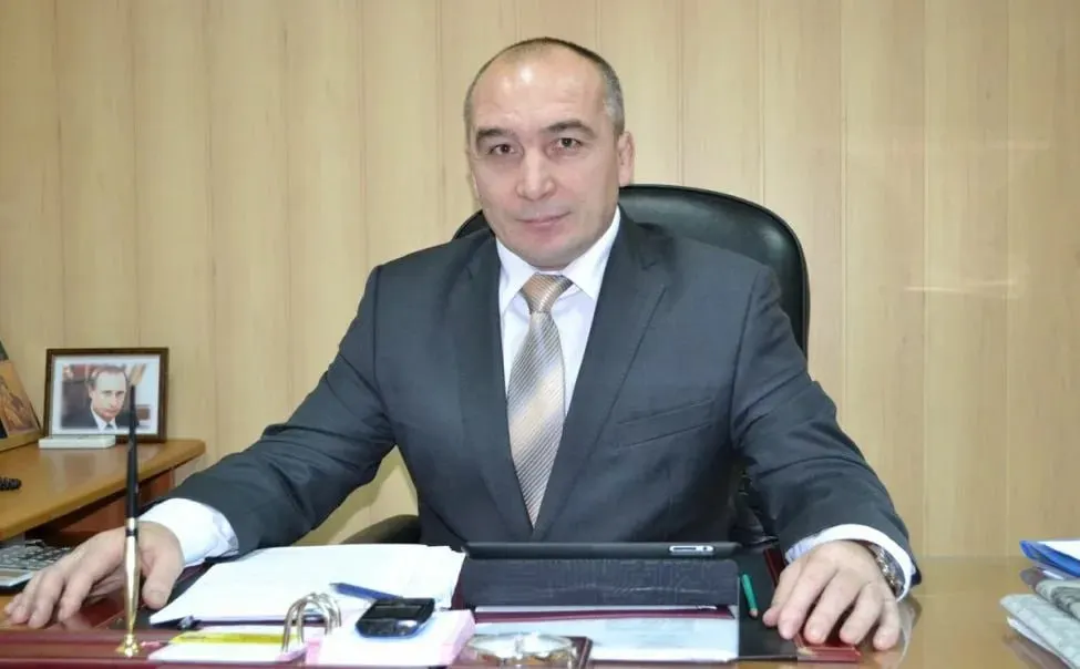 В правительстве региона продолжаются кадровые перестановки; уволен по формулировке «по собственному желанию» руководитель управления внутренней политики Владимир Степанов.